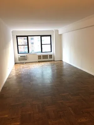 Rented by Solil Management | media 1