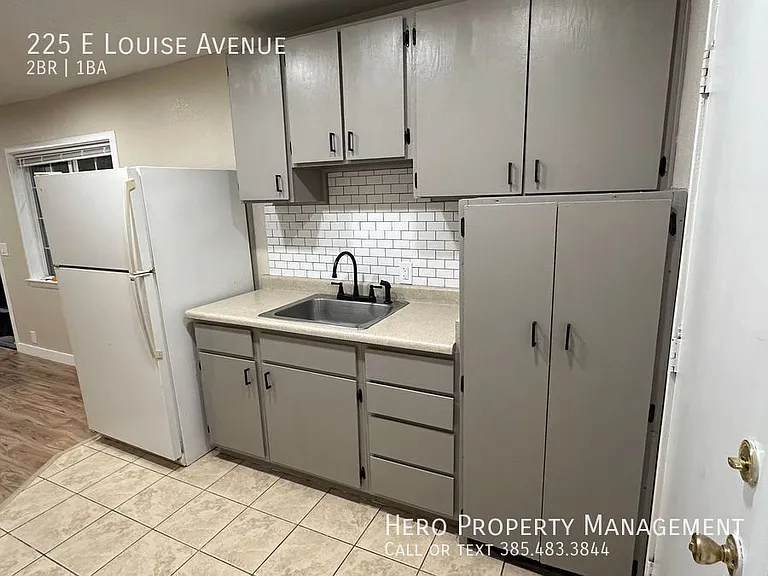 225 E Louise Ave — Photo 9