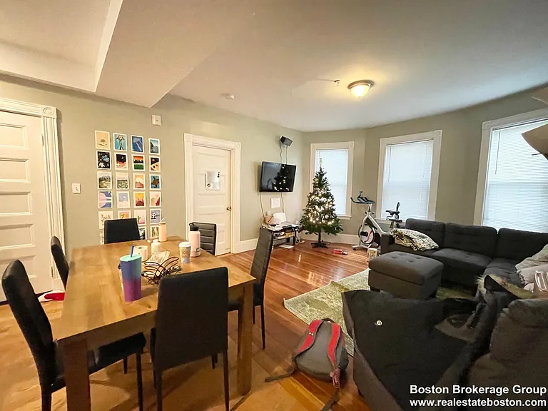 8 Darling St #1 — Photo 1