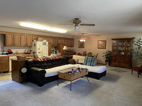 4th image of 17 Lakeshore Dr