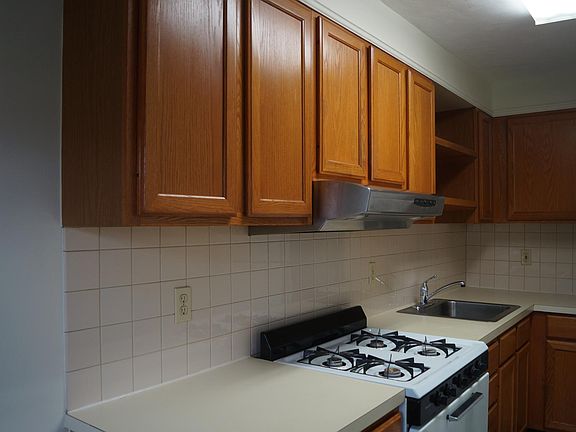 5th image of 307 E Essex Ave Floor 2