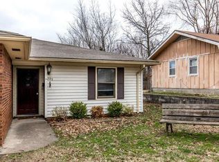 203 W South St #B, Bolivar, MO 65613