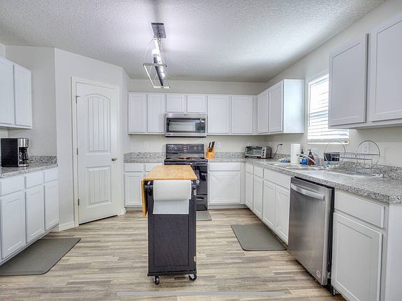 4th image of 56 Postwood Dr