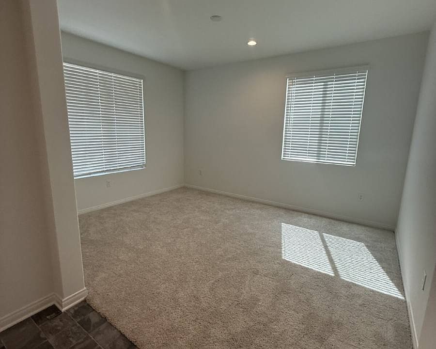 1st image of 29790 Cliff Park Dr