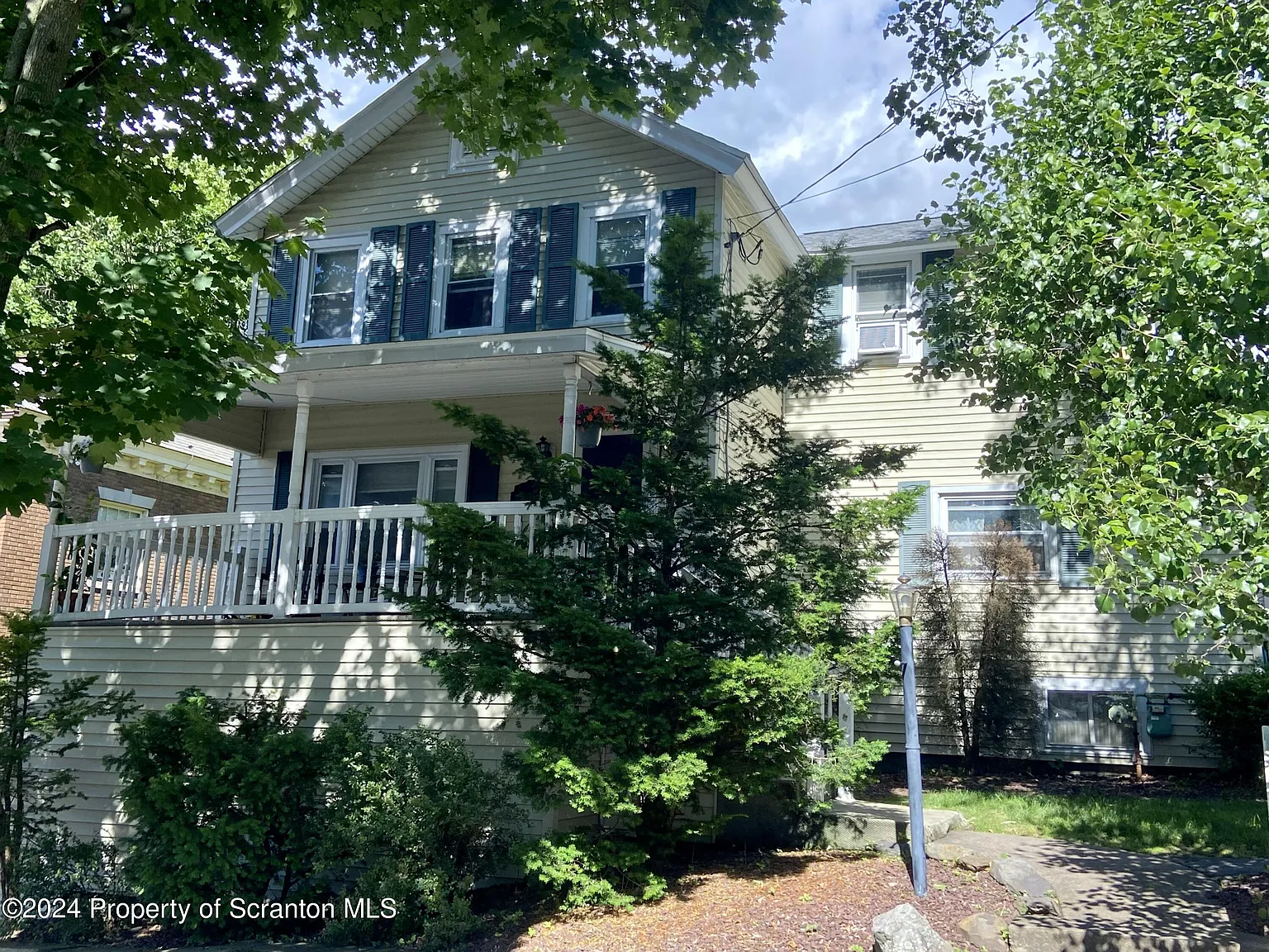 108 Washington St photo 1