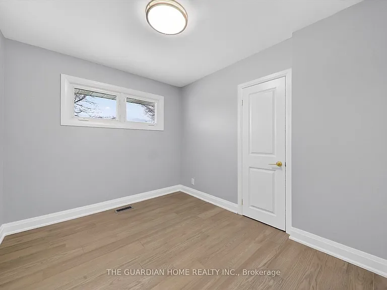 64 Gatineau St #MAIN FL — Photo 12
