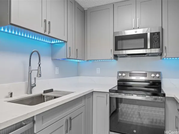 98-410 Koauka Loop APT 2H, Aiea, HI 96701