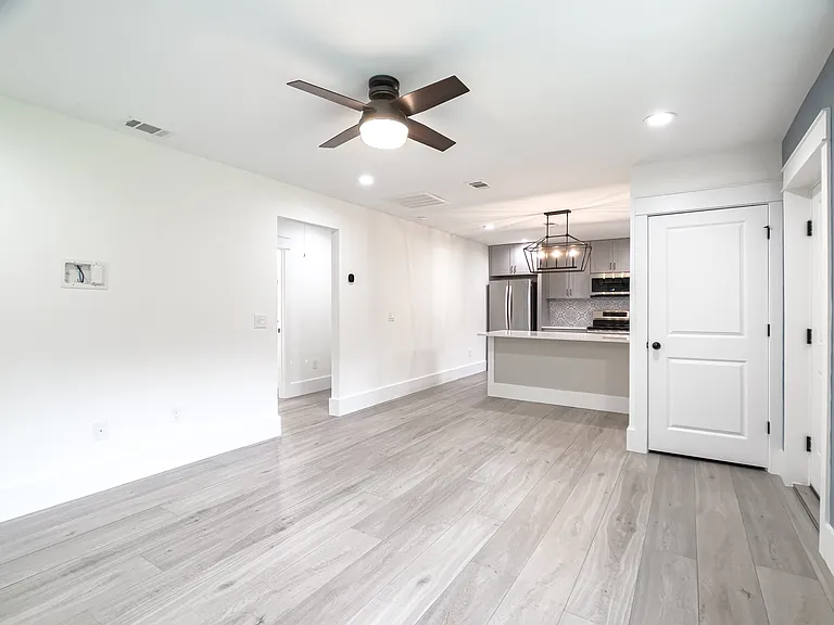 10047 Noriega Dr — Photo 5