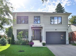 1456 Applewood Rd, Mississauga, ON L5E2M1