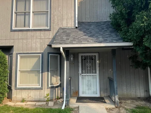 6082 Pennsylvania Dr, Merrillville, IN 46410