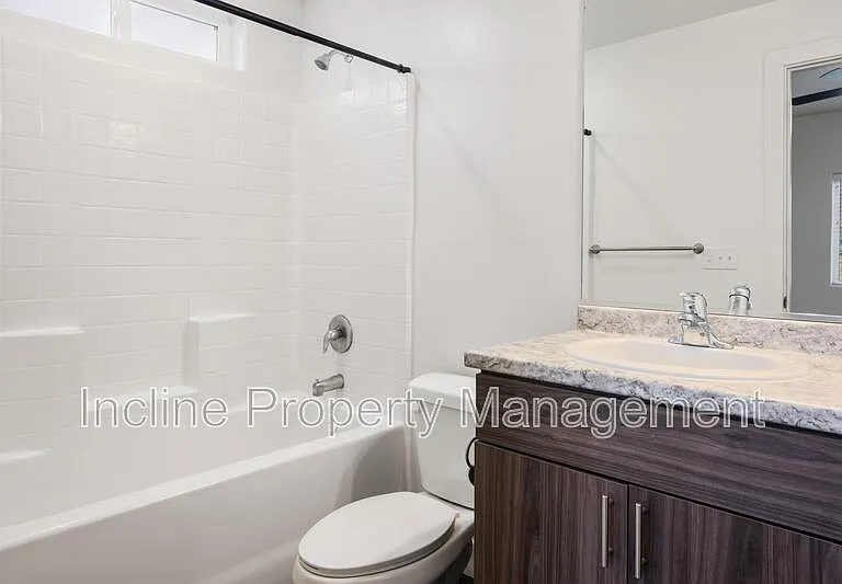 1389 Northfield Rd #8 — Photo 10