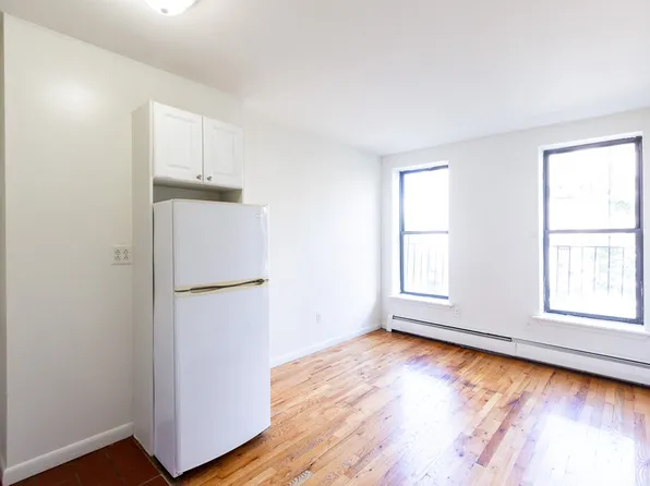 433 W 45th St APT 2B, New York, NY 10036