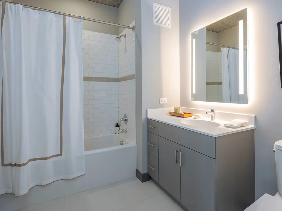 1151 W Washington Blvd #1304