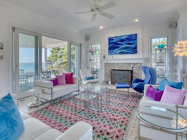1060 Willow Terrace Ln — Photo 10