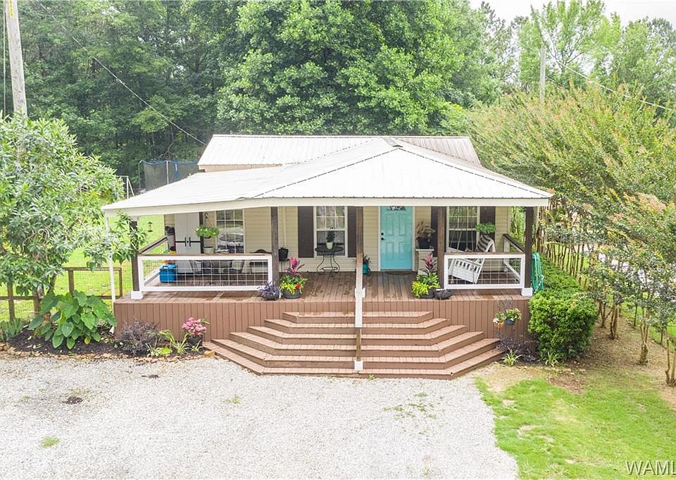 1st image of 15260 Strawberry Ln