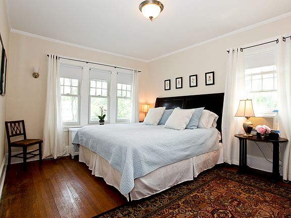 4th image of 9 Maplewood St