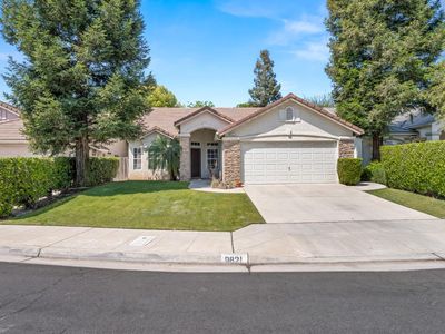 9821 N Price Ave, Fresno, CA, 93720