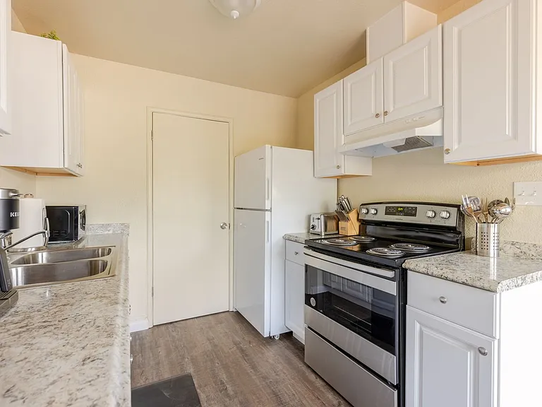 1329 E San Ramon Ave — Photo 75