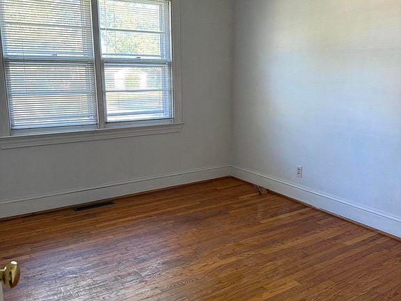 5th image of 1103 Cedar Ln