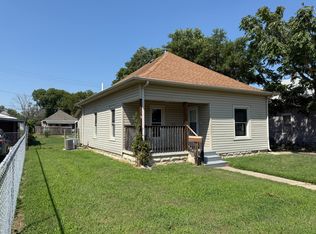 722 E 7th Ave, Hutchinson, KS 67501