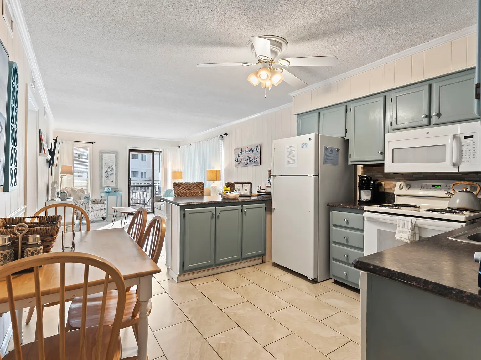 2 bed, 840 sqft, $1,950 — Photo 3