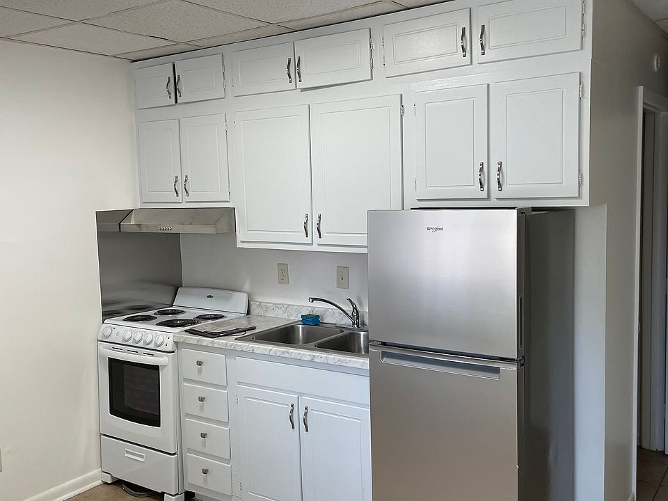 1st image of 238 E 7th St #8