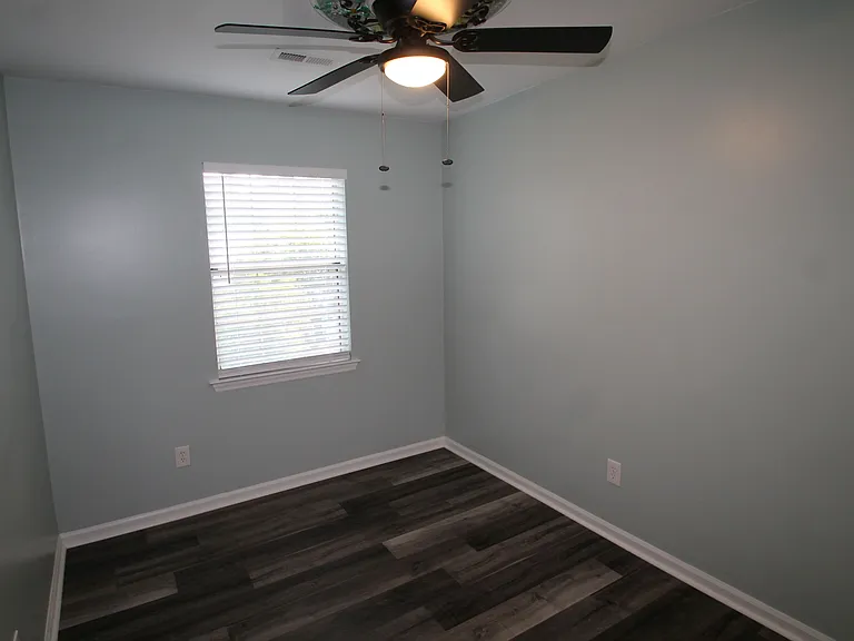 502 Pointe South Dr — Photo 16
