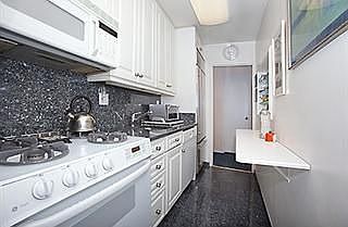 4th image of 1498 York Ave #15F
