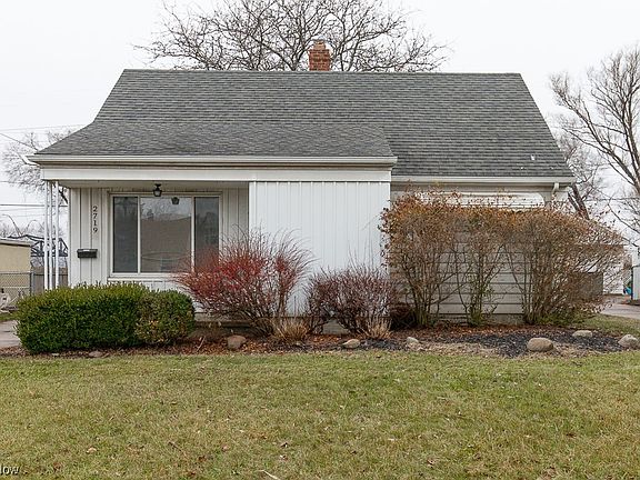 2nd image of 2719 Walbrook Ave