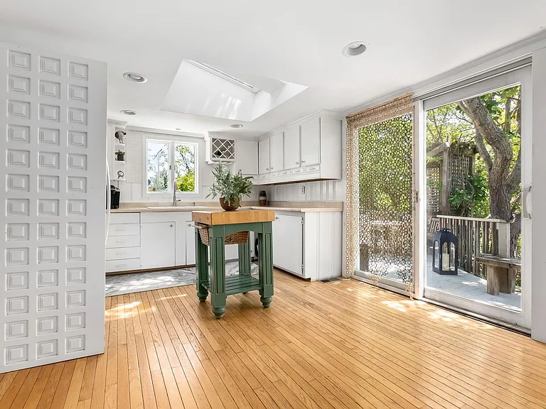 12 Girard Way — Photo 24