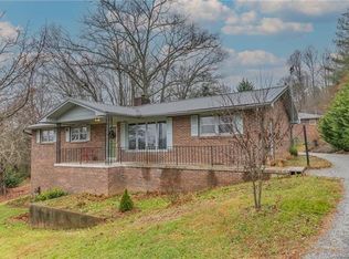 123 Fulton Dr, Hendersonville, NC 28792