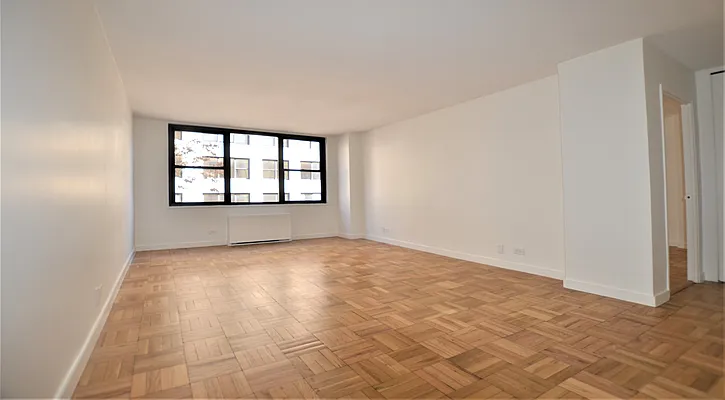 Rented by Manhattan Realty Group | media 8