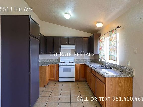 4th image of 25513 Fir Ave