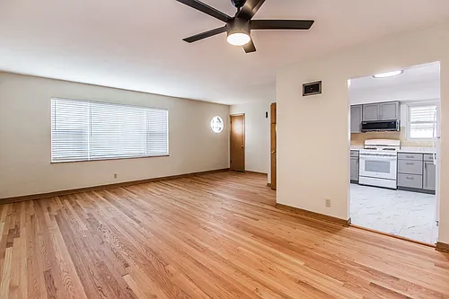 (605) 5005 Winona Photo 1