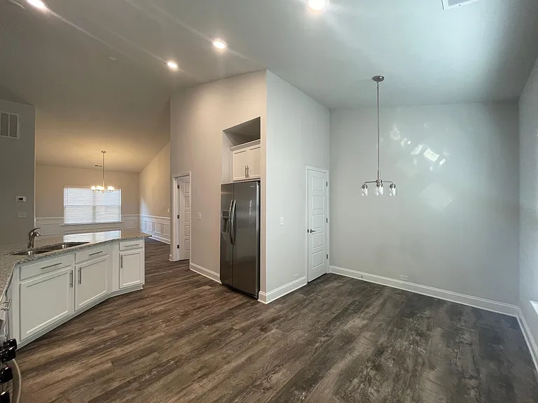 706 Radner Way — Photo 6