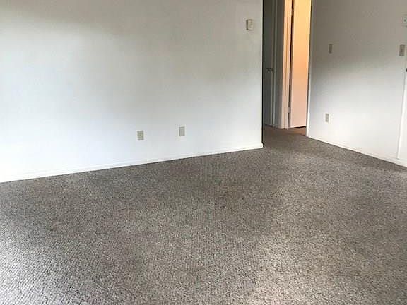 5th image of 1419 Lois Ln APT F