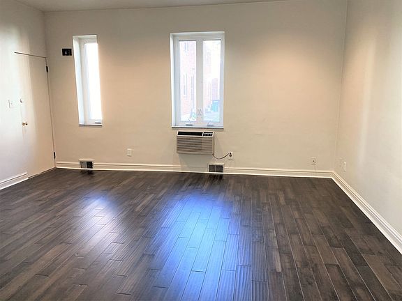 3rd image of 124 Lexington Ave APT 2