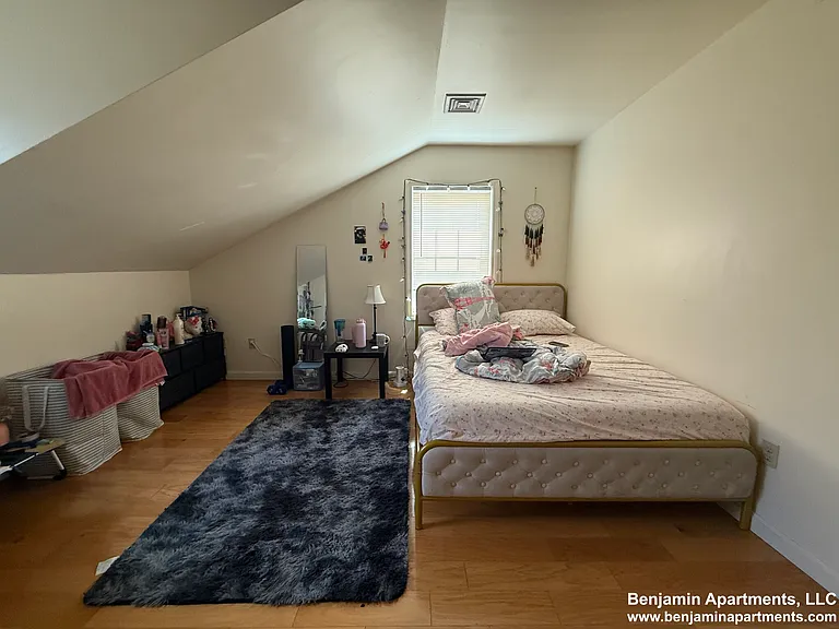 36 Raymond St #B — Photo 18
