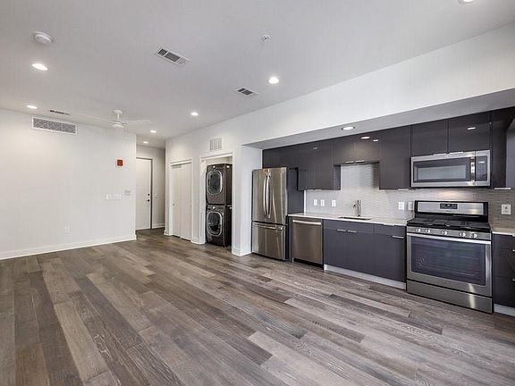 5th image of 1800 E 4th St Unit 216