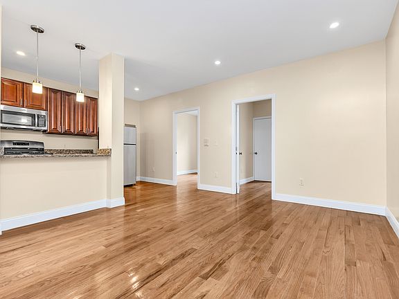 2nd image of 565 W 175th St APT 5