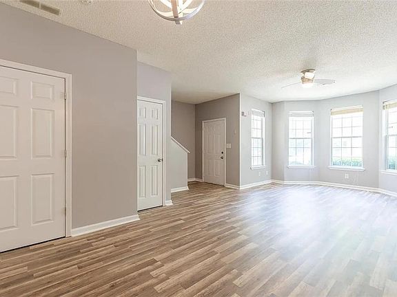 3rd image of 6708 Sunset Hills Blvd