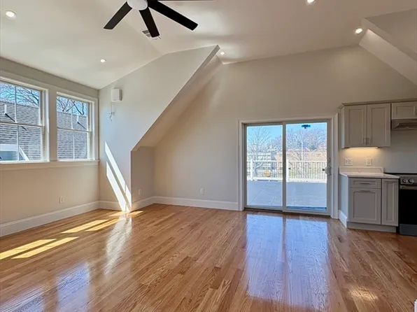 38 Laurel St APT 3, Somerville, MA 02143