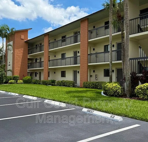 16150 Bay Pointe Blvd #107 — Photo 1