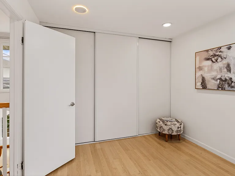 985 Summerfield Dr — Photo 6