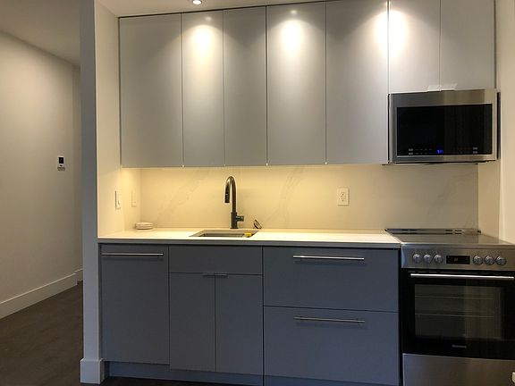 5th image of 49 Prince St APT 3