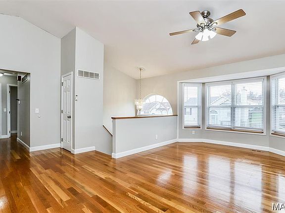 4th image of 3185 Five Oaks Dr