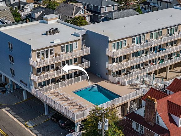 2nd image of 715 Plymouth Pl #201