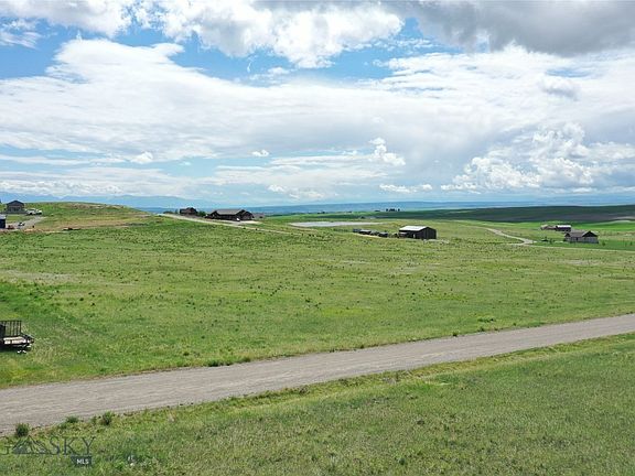 4th image of 77 Mackenzie Mountain Way