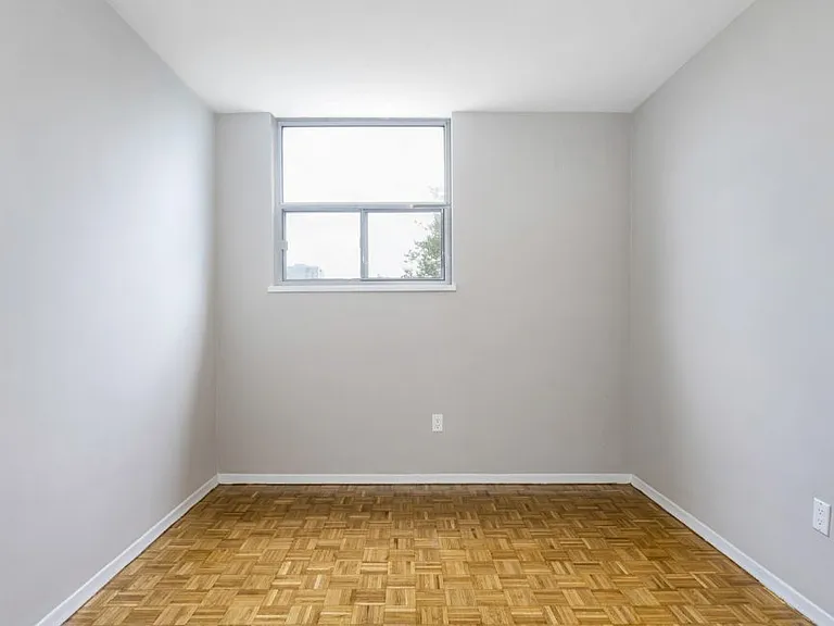 2250 Kennedy Rd — Photo 20