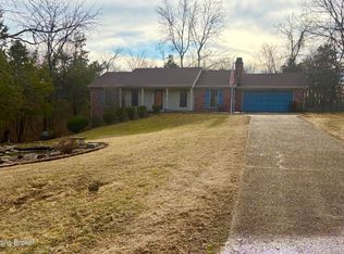 881 Deerwood Dr, Coxs Creek, KY 40013